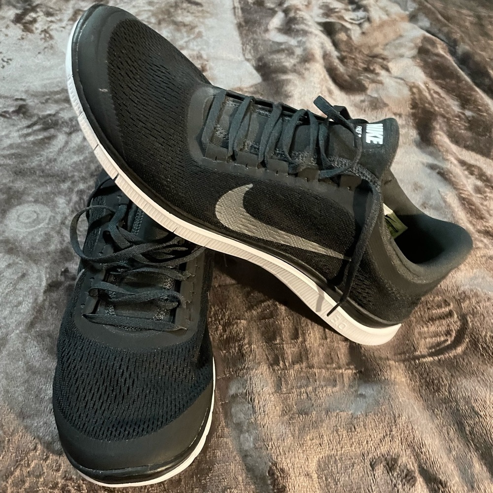 Men’s size 14- nike free